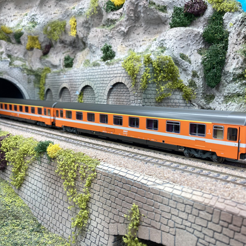2 voitures VSE, A9u, 1CL, livrée C1, SNCF - LSMODELS 40350
