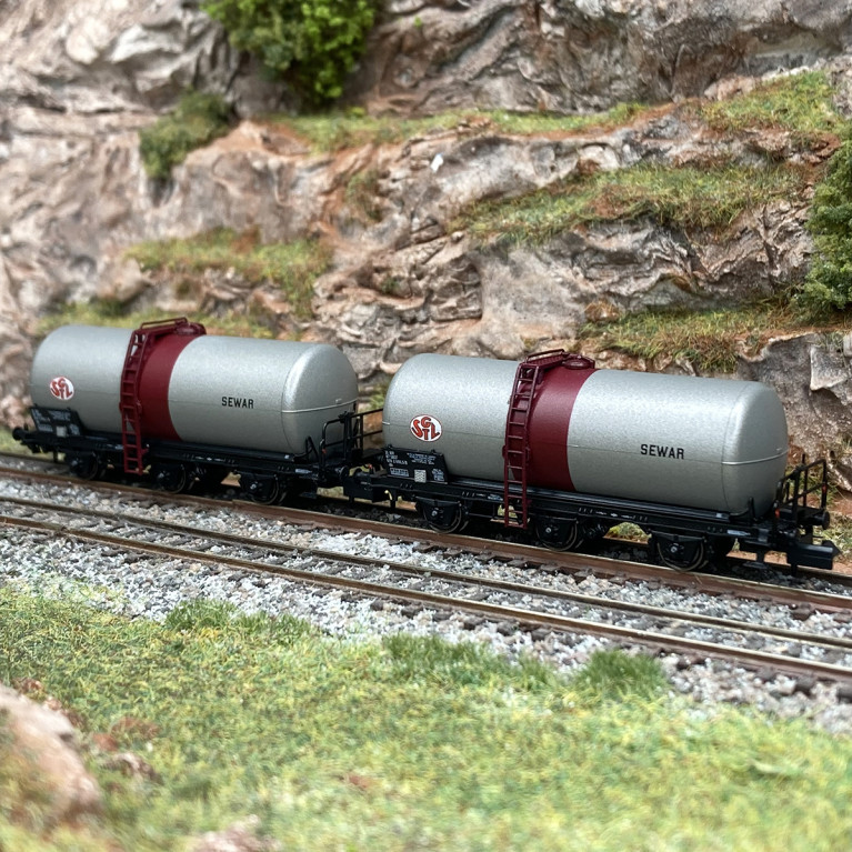 2 wagons Uh, 3 essieux, "SGTL SEWAR", SNCF, Ep IV - ARNOLD HN6675 - N 1/160