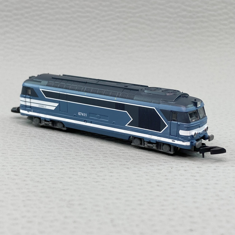 Locomotive diesel BB 67411 "Logo Nouille", Sncf, Ep IV - AZAR MODELS L01-BL3 - Z 1/220