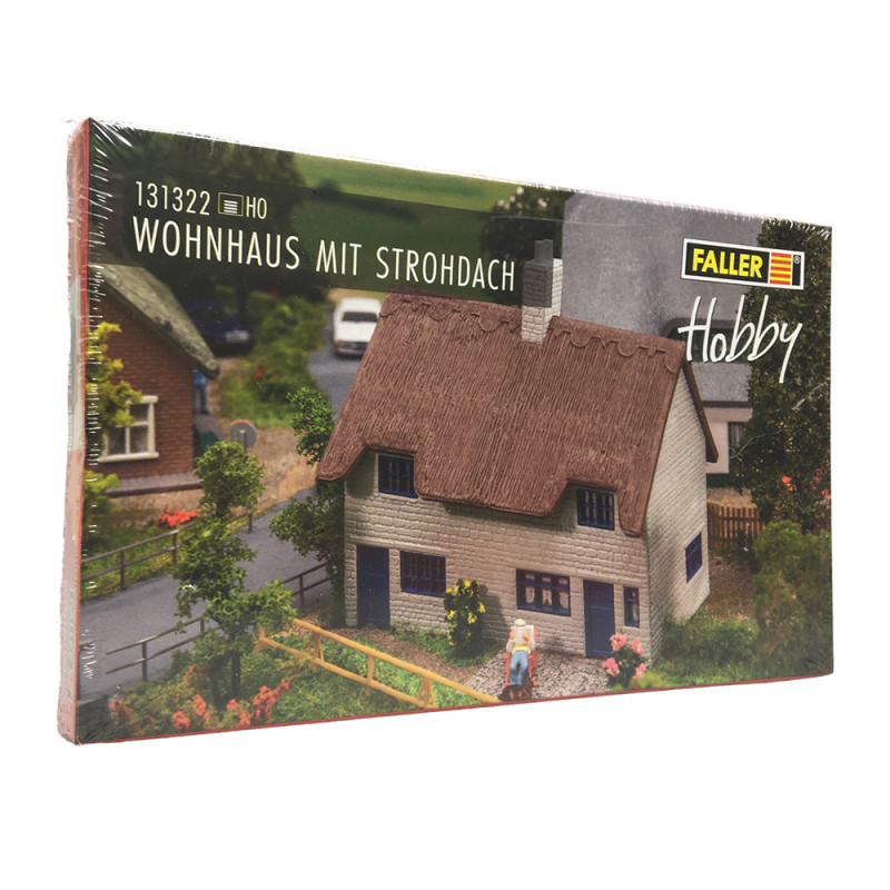 Maison d'habitation avec toit de chaume, époque I - FALLER 131322 - HO 1/87