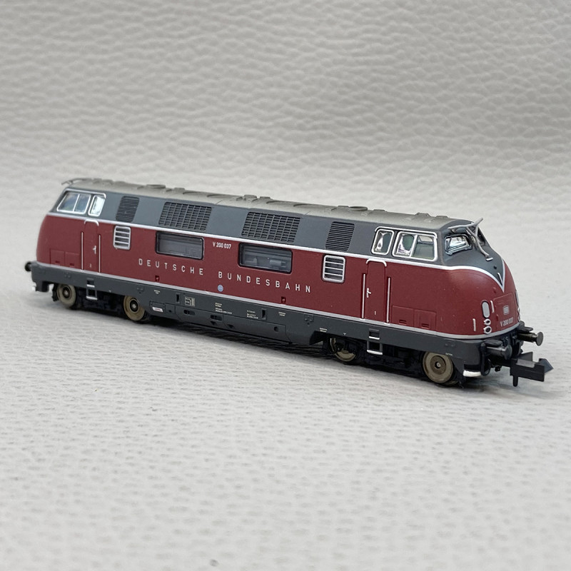 Locomotive diesel hydraulique V 200 037, AEV, DB, Ep III, Digital son - MINITRIX 16227 - N 1/160