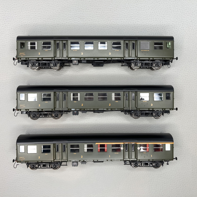 3 voitures Romilly, ABtmyp + Btmyp + BDtmyp, châssis noir avec éclairage, SNCF,  Ep III - EPM E413308 - HO 1/87