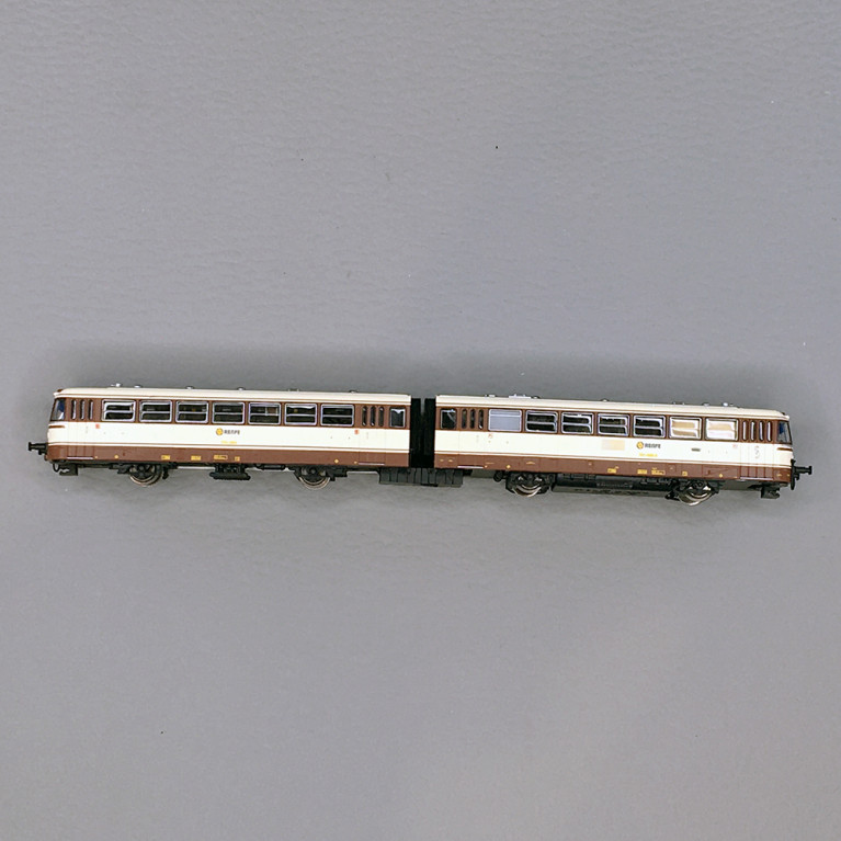 Autorail diesel "Ferrobus" RENFE, classe 591.500, livrée "Estrella", Ep. IV - Arnold HN2353 - N 1/160