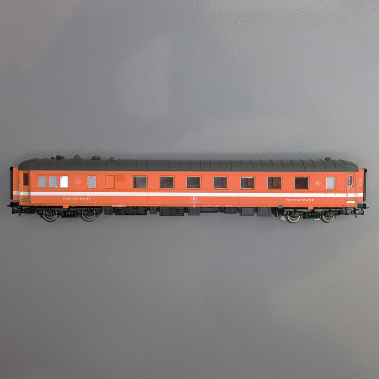 Voiture-restaurant WR 1925T "Pistoiesi", UIC, SNCB, livrée orange « C1 », ép. IV/V