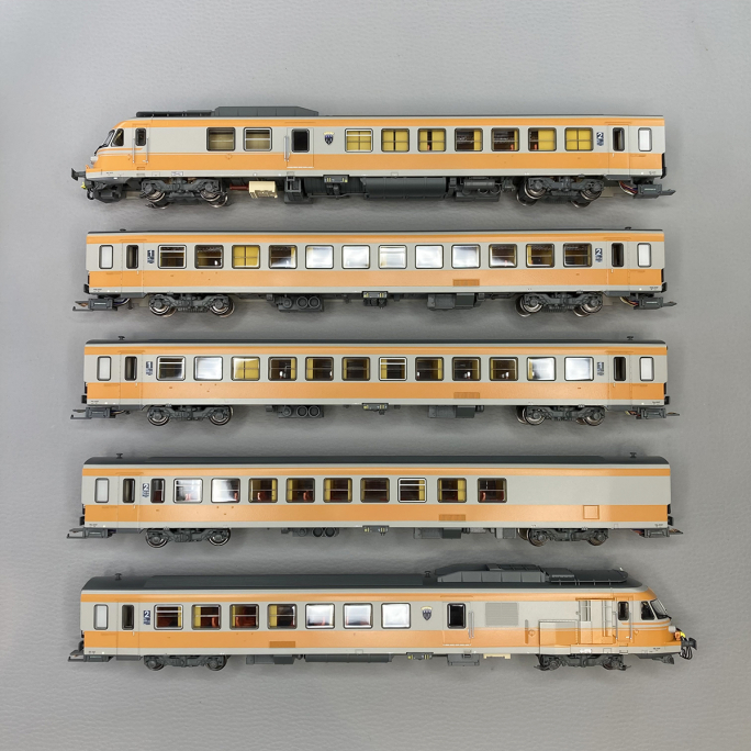 Rame RTG N°37, dépôt de Caen, livrée gris béton, blason "Tours", SNCF, Ep IV et V - EPM E221504 - H0 1/87