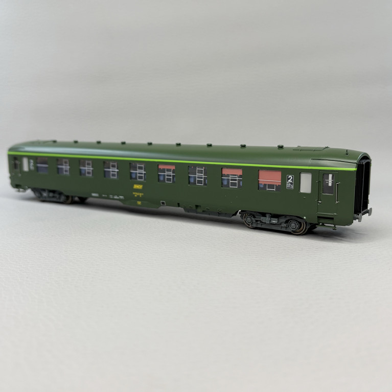 Voiture DEV AO couchettes 2 CL, B9C9, cartouche Corail, Sncf, Ep IV et V - REE VB-408 - HO 1/87