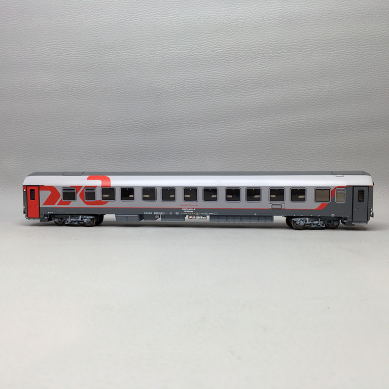 Voiture lit WLABmee, livrée gris clair/gris foncé/rouge, toit gris clair, 2014, RZD, Ep. V - LSMODELS 48202 - HO 1/87