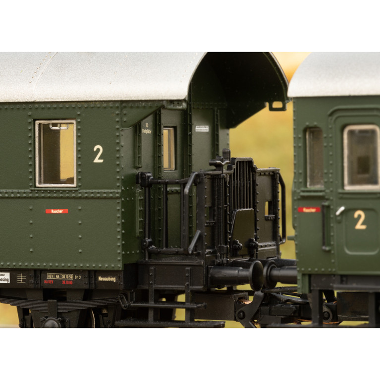 Coffret 5 voitures pour locomotive E44.5 Ep III -HO 1/87-TRIX 23458
