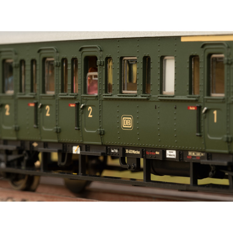 Coffret 5 voitures pour locomotive E44.5 Ep III -HO 1/87-TRIX 23458