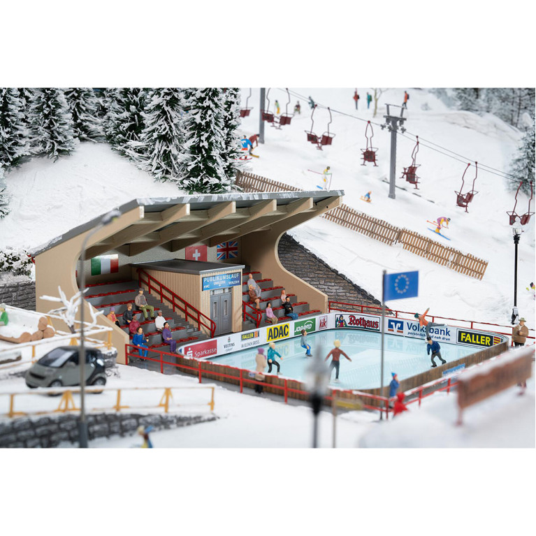 Patinoire avec figures animées
