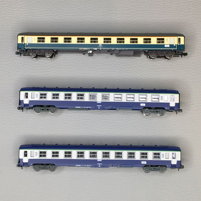 3 voitures "D242 Paris - Berlin - Warszawa", SNCF, Ep. IV - ARNOLD HN4437 - N 1/160