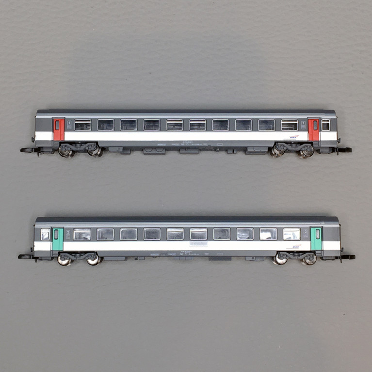 2 Voitures CORAIL VTU 1Cl + 2Cl, SNCF, livrée Nouvelle déco - AZAR MODELS V01CPP1 - Z 1/220