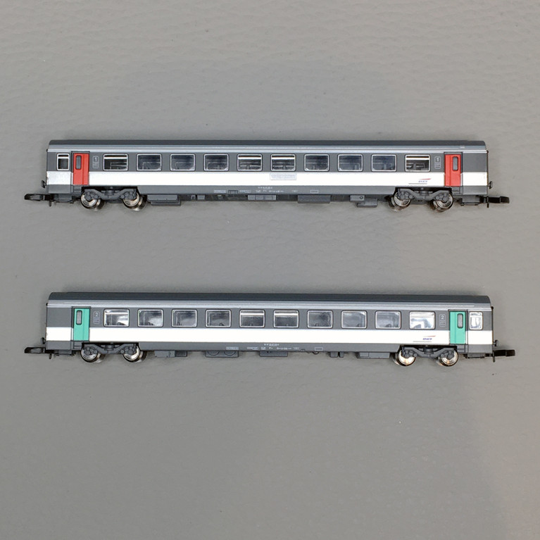 2 Voitures CORAIL VTU 1Cl + 2Cl, SNCF, livrée Nouvelle déco - AZAR MODELS V01CPP1 - Z 1/220