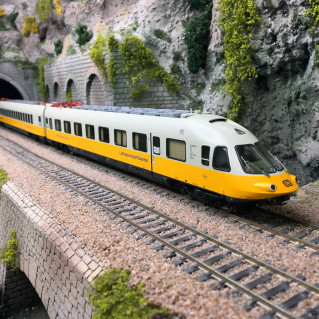 Lima LUFTHANSA AIRPORT EXPRESS - Locomotive H0 149749 - Analogique CC - Édition Limitée