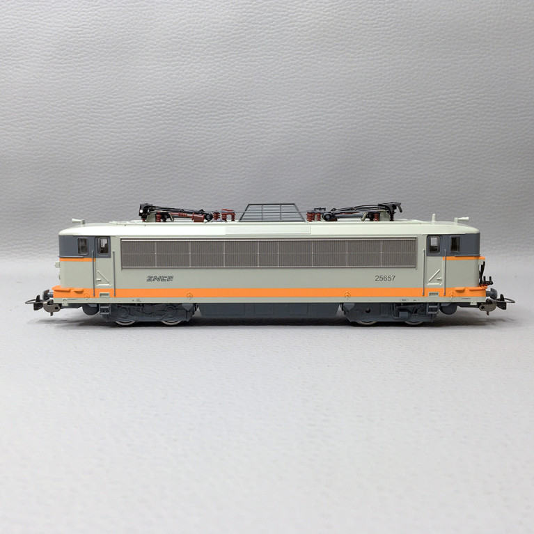 Locomotive électrique BB 25657, SNCF, Ep. IV - PIKO 96539 - HO 1/87