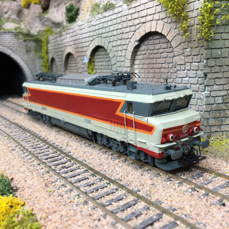 Locomotive électrique Bi-courant CC 21001 "Grand Confort", SNCF, Ep. IV, Digital Son - JOUEF HJ2454S - HO 1/87