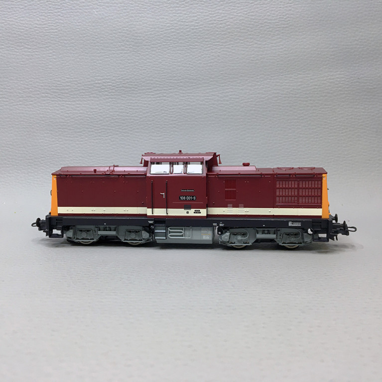 Locomotive diesel 108 001-9, DR, 3R AC, Ep. IV - ROCO 78818 - HO 1/87