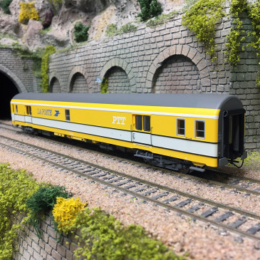Voiture postale PA UIC, livrée jaune/blanche toit gris, SNCF, Ep. IV - LSMODELS 40429 - HO 1/87
