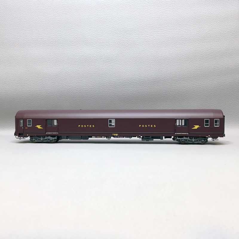 Voiture postale PA UIC, livrée brun PTT, SNCF, Ep. IV - LSMODELS 40427 - HO 1/87