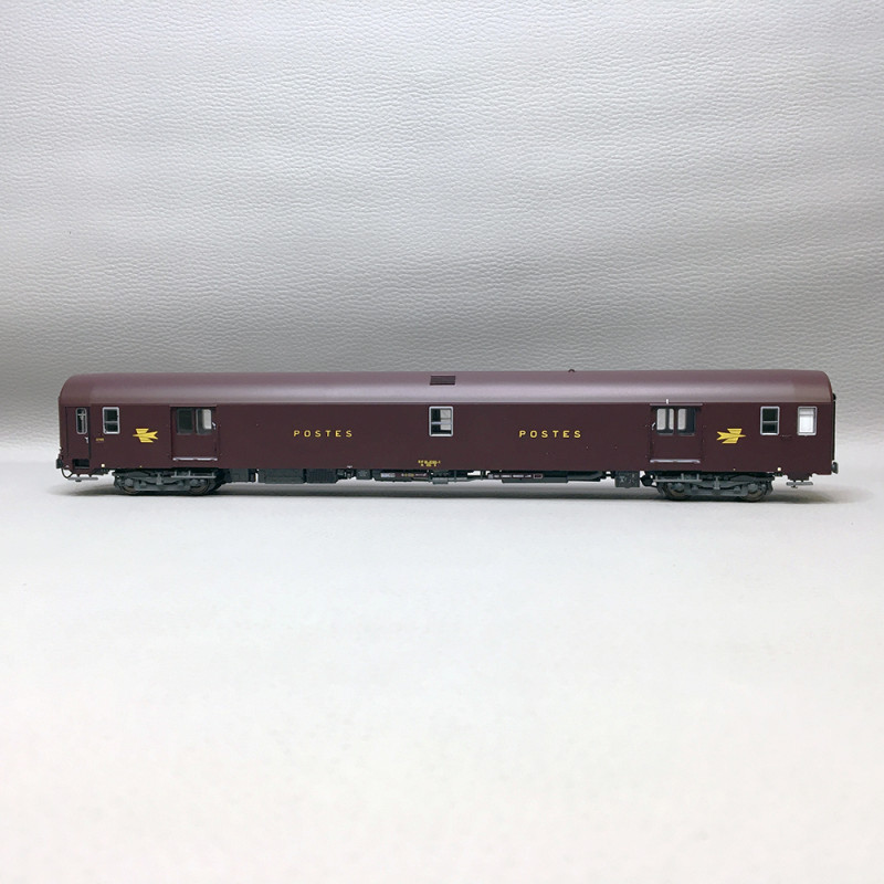Voiture postale PA UIC, livrée brun PTT, SNCF, Ep. IV - LSMODELS 40426 - HO 1/87