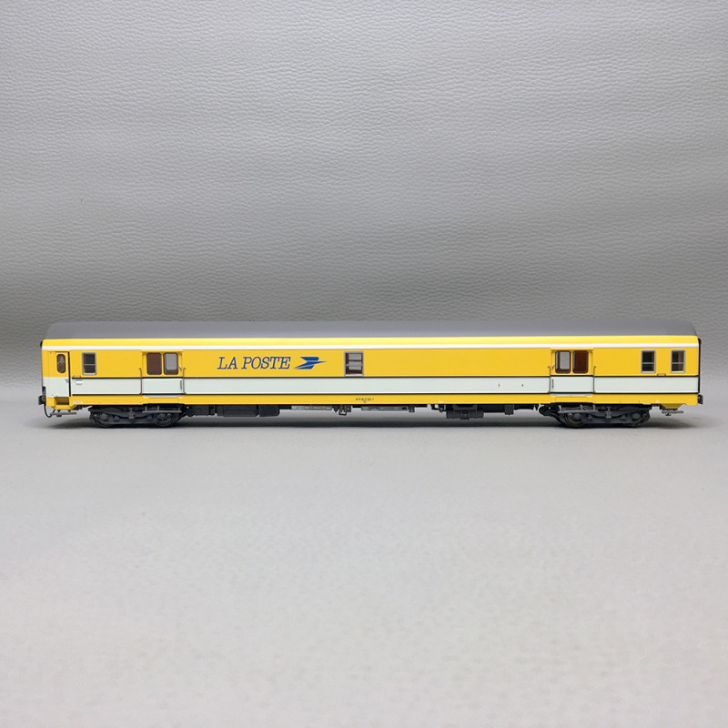 Voiture postale PA UIC, livrée jaune/blanche toit gris, SNCF, Ep. IV - LSMODELS 40428 - HO 1/87