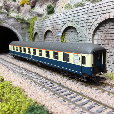 Voiture de train express Am 203, 1CL, DB, Ep. IV - MARKLIN 43914 - HO 1/87