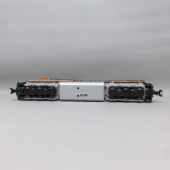 Locomotive diesel américaine type GE ES44AC, BNSF, Digital Son, Ep. VI - TRIX 25447 - HO 1/87