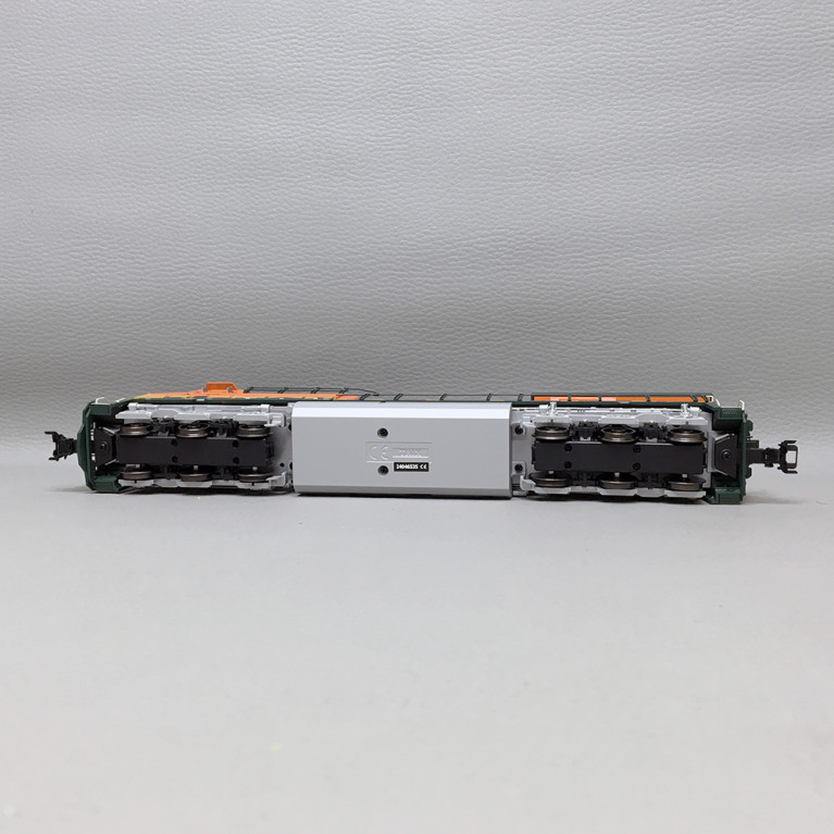 Locomotive diesel américaine type GE ES44AC, BNSF, Digital Son, Ep. VI - TRIX 25447 - HO 1/87