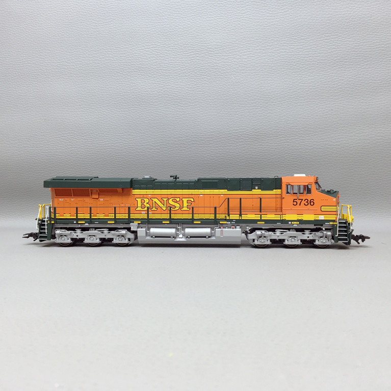 Locomotive diesel américaine type GE ES44AC, BNSF, 3R AC, Ep. VI - MARKLIN 38447 - HO 1/87
