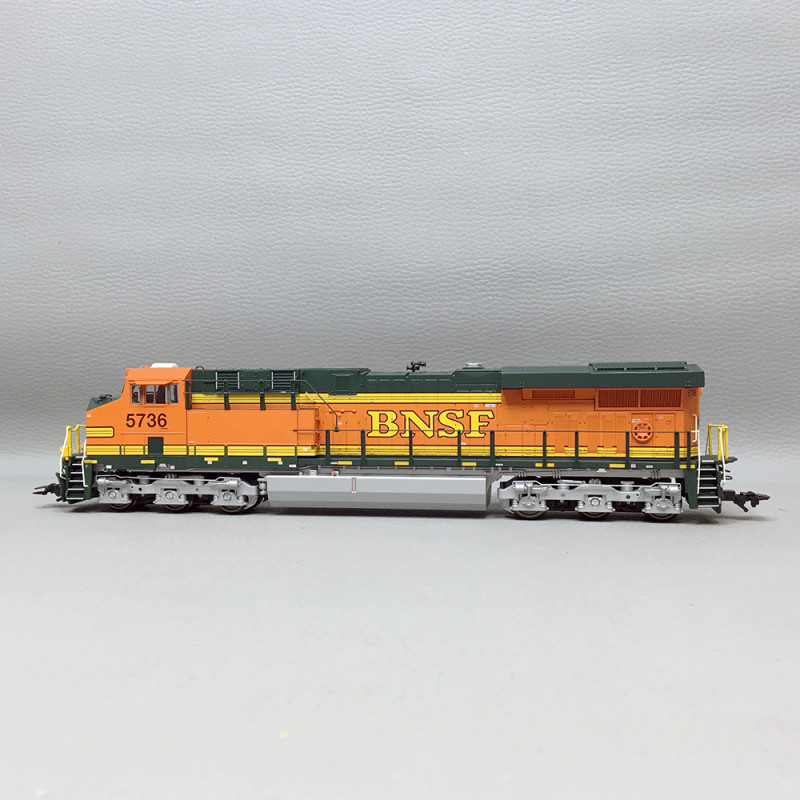 Locomotive diesel américaine type GE ES44AC, BNSF, 3R AC, Ep. VI - MARKLIN 38447 - HO 1/87