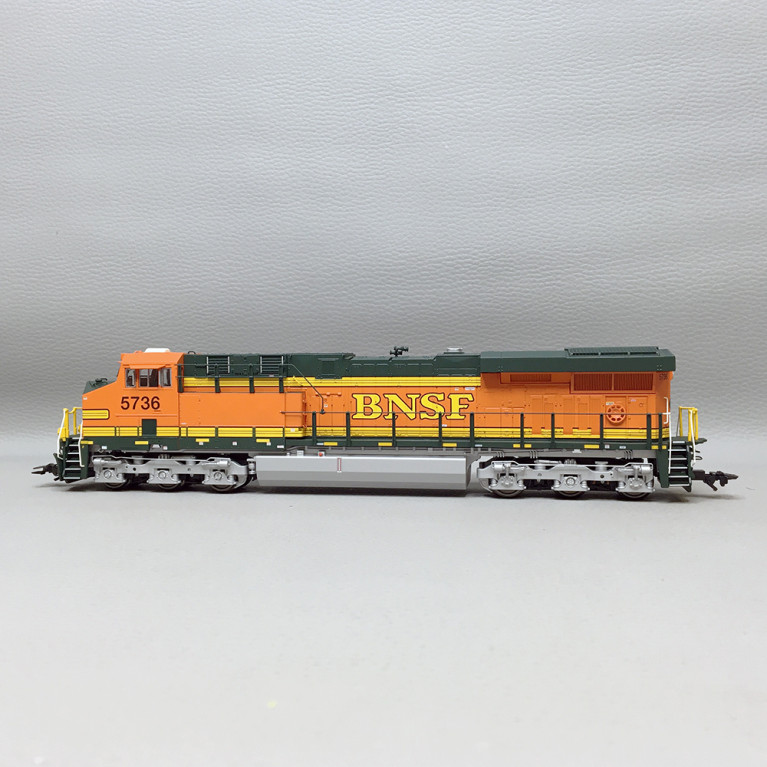 Locomotive diesel américaine type GE ES44AC, BNSF, 3R AC, Ep. VI - MARKLIN 38447 - HO 1/87