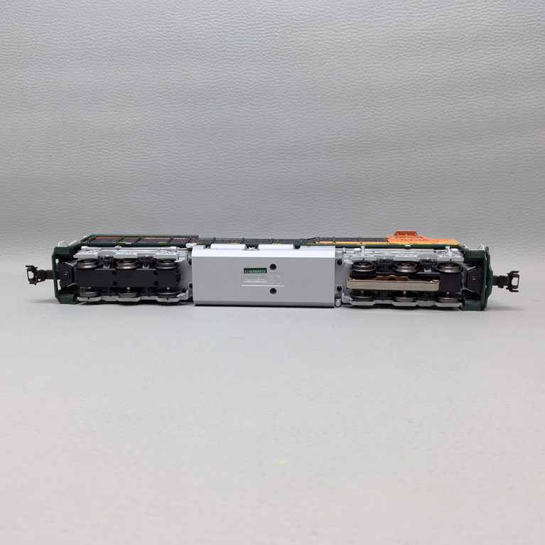 Locomotive diesel américaine type GE ES44AC, BNSF, 3R AC, Ep. VI - MARKLIN 38447 - HO 1/87