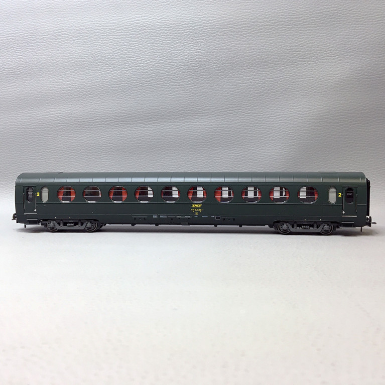 Voiture allégée état B10, "Saucisson", SNCF, Ep. IV - REE VB478 - HO 1/87