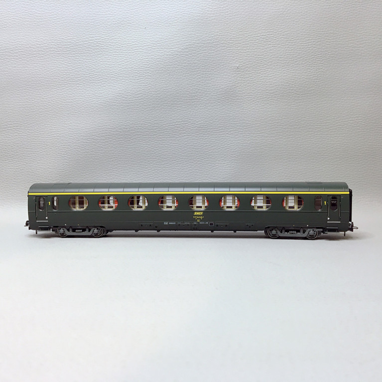 Voiture allégée état A8, "Saucisson", SNCF, Ep. IV - REE VB476 - HO 1/87