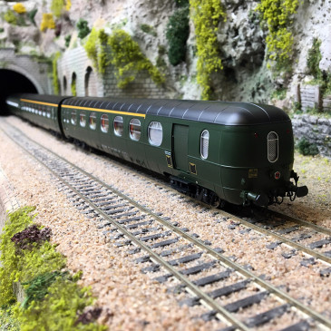 3 voitures allégées état, A8 + B10 + B6d, "Saucisson", SNCF, Ep. III - REE VB469 - HO 1/87