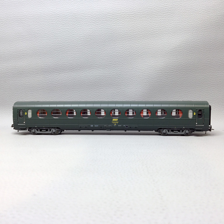 Voiture allégée état B10, "Saucisson", SNCF, Ep. IV - REE VB477 - HO 1/87