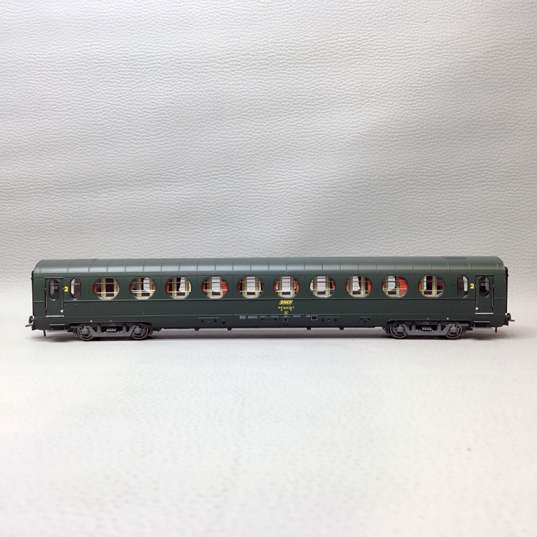 Voiture allégée état B10, "Saucisson", SNCF, Ep. IV - REE VB477 - HO 1/87