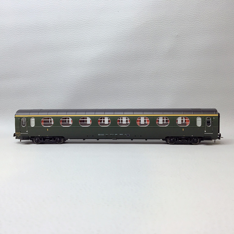 Voiture allégée état A8, "Saucisson", SNCF, Ep. III - REE VB471 - HO 1/87