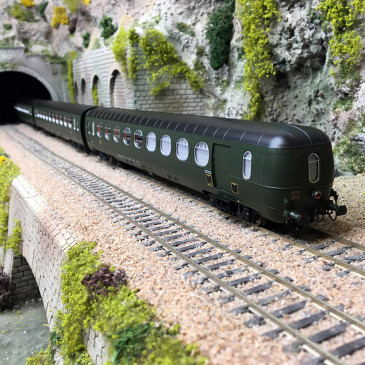 3 voitures allégées état, B10 + B5d, "Saucisson", SNCF, Ep. III - REE VB470 - HO 1/87