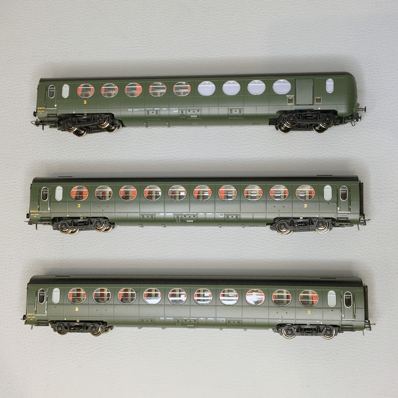 3 voitures allégées état, B10 + B5d, "Saucisson", SNCF, Ep. III - REE VB470 - HO 1/87