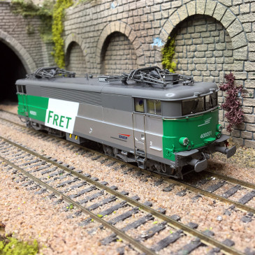 Locomotive électrique BB 9201 "FRET" Tours-St Pierre, SNCF, Digital Son, Ep. V - REE MB-198S - HO 1/87