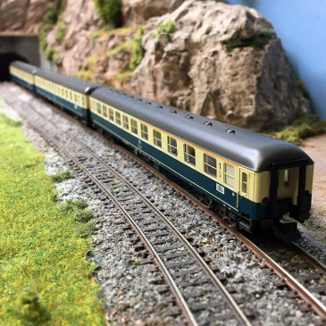 3 voitures voyageurs "Train express", DB, Ep. IV - MINITRIX 15639 - N 1/160