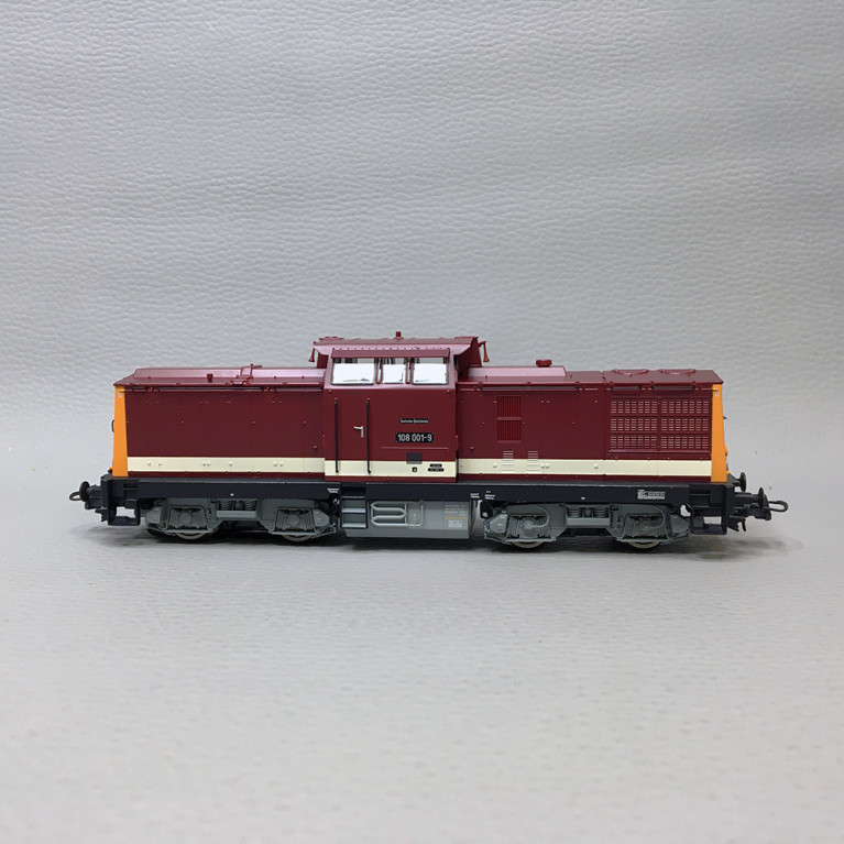 Locomotive diesel 108 001-9, DR, Ep. IV - ROCO 70817 - HO 1/87