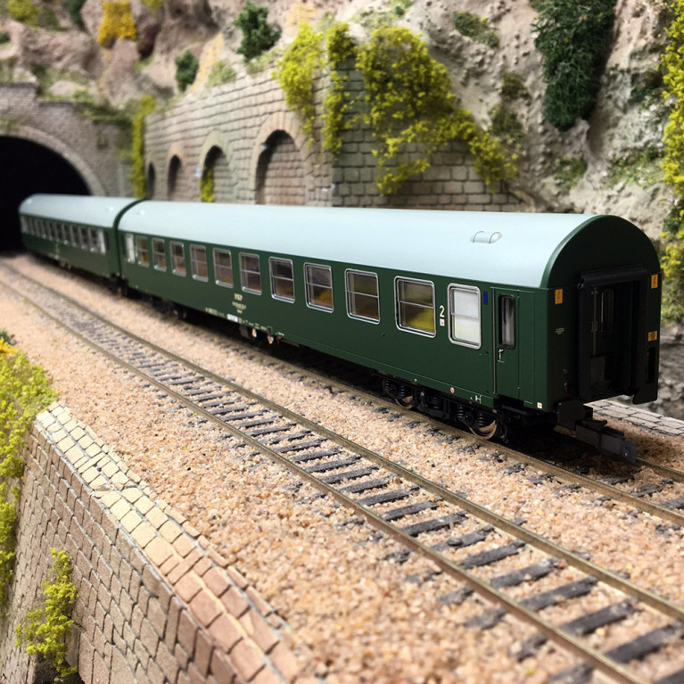 2 voitures voyageurs, PKP, Ep. IV - ROCO 6200102 - HO 1/87
