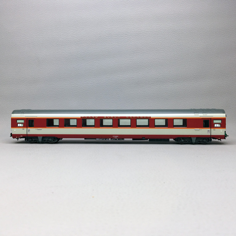 Voiture Grand Confort A8u, TEE "Le Kléber", SNCF, Ep. IV - JOUEF HJ4194 - HO 1/87
