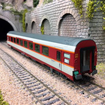 Voiture Grand Confort A8u, TEE "Le Kléber", Ep. IV - JOUEF HJ4193 - HO 1/87