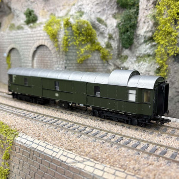 Fourgon à bagages train express, type Pw4üe, DB, Ep. III - MARKLIN 42540 - HO 1/87
