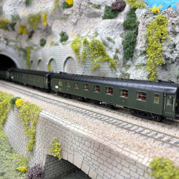 3 voitures OCEM RA "Le Mistral", SNCF, Ep. III - LSMODELS MW1002/1 - HO 1/87