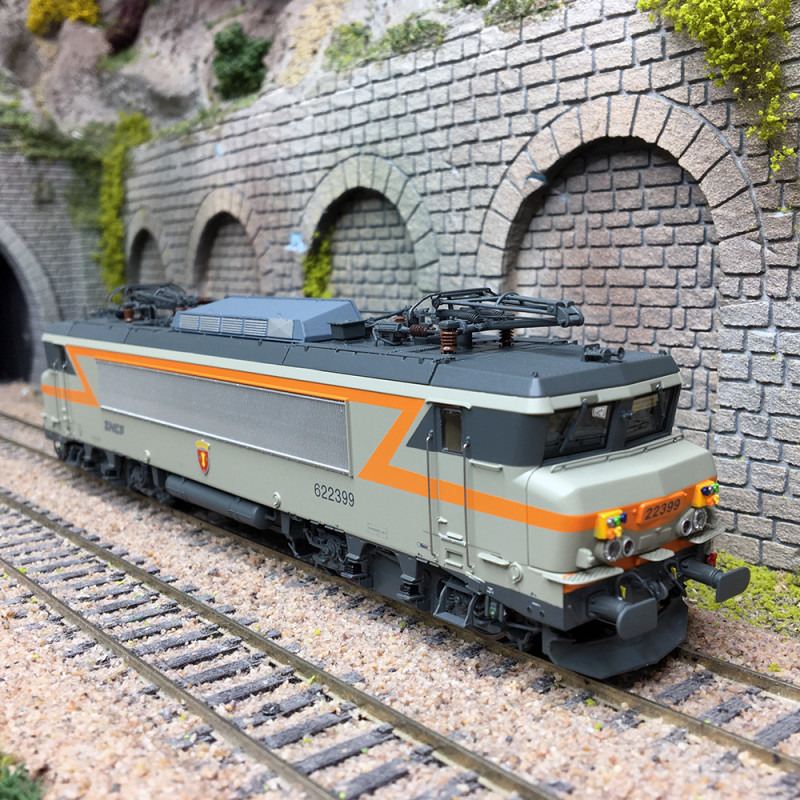 LOCOMOTIVE ÉLECTRIQUE BB 26001, DÉPÔT DE LA CHAPELLE, EP