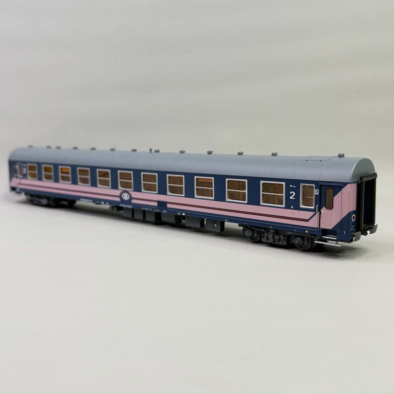 Voiture couchettes I5 Bc10, livrée rose, SNCB, Ep. VI - LSMODELS 42089 - HO 1/87